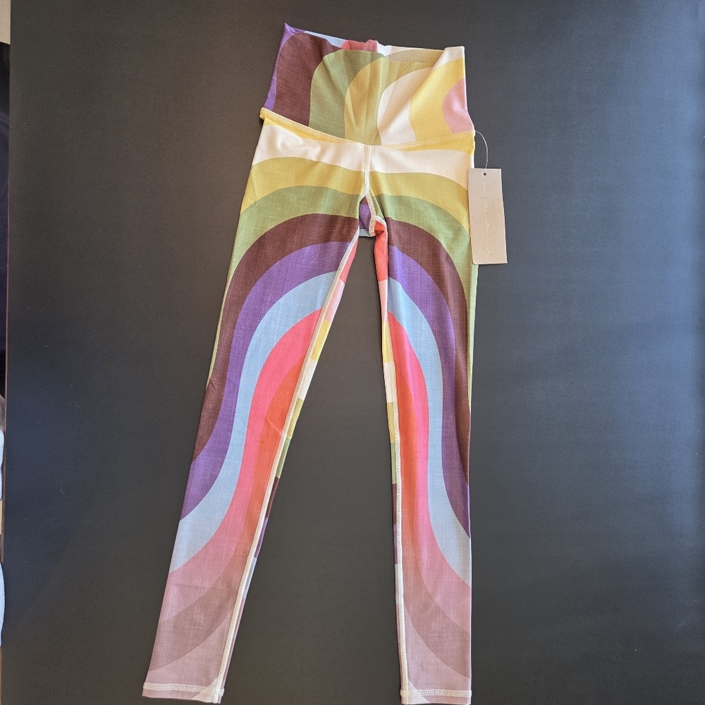 New $92 MSRP Niyama Sol Barefoot Laurie Rainbow Swirl Leggings, XS Extra Small - Picture 6 of 7